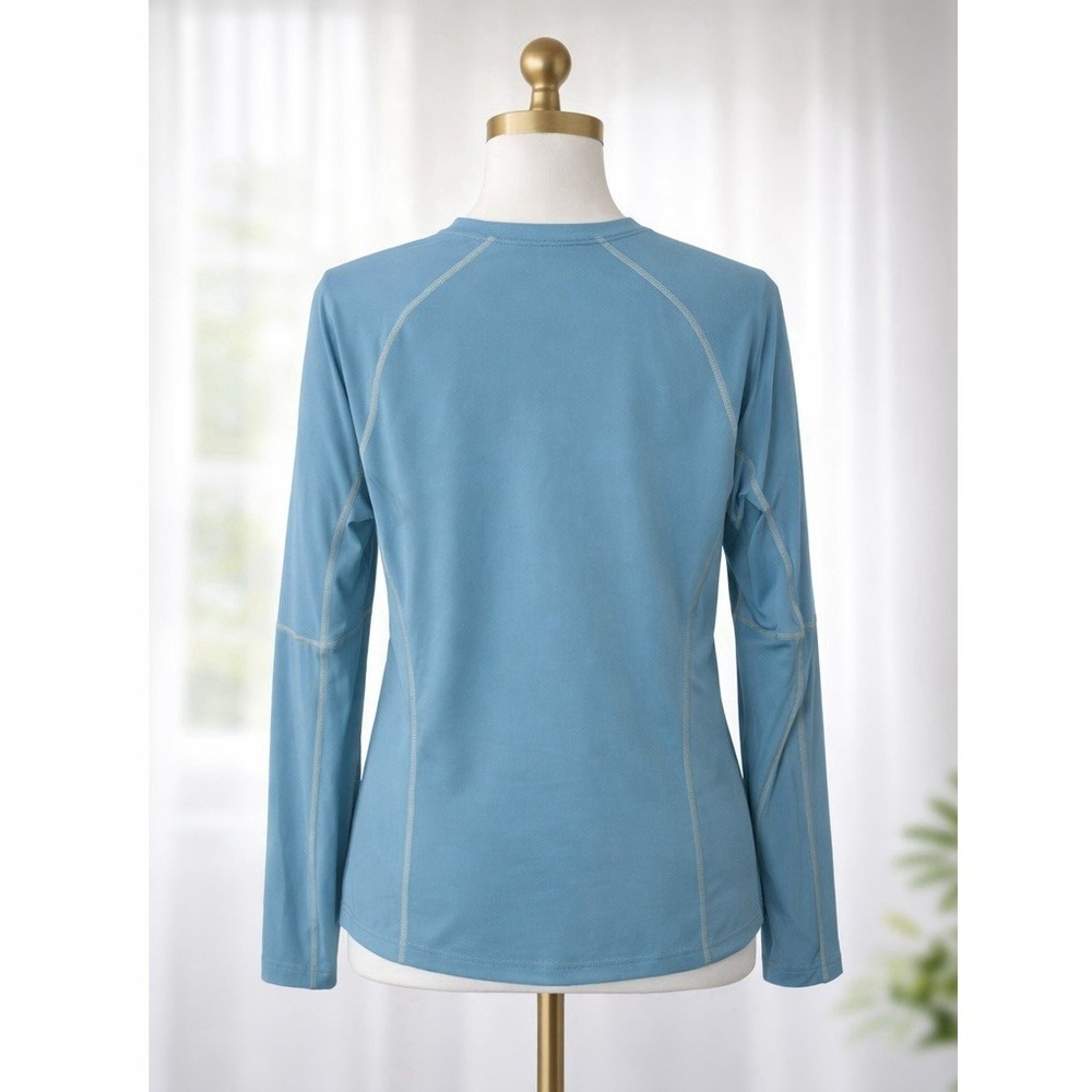 Mountain Hardwear Long Sleeve Tech Tee in Light Blue - Picture 2 of 9